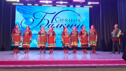 300 пала адями одӥг вожвылъяськонын