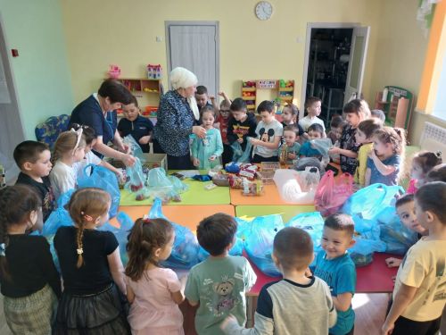 Каенкай балалары да гуманитар ярдәмгә үз өлешен кертте
