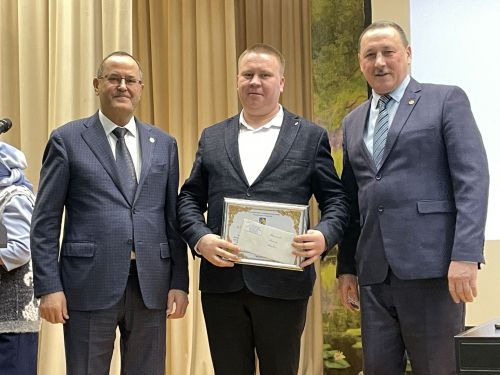 Җитәкчегә яңадан биш елга ышаныч күрсәттеләр