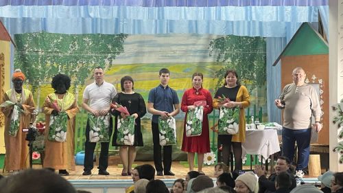 Казан артистлары бер читтә торсыннар...