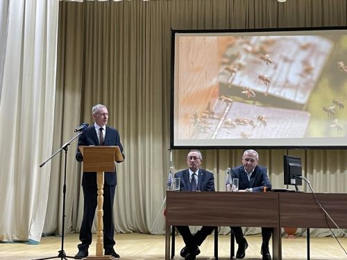 Бөрбашта умартачылар җыены узды