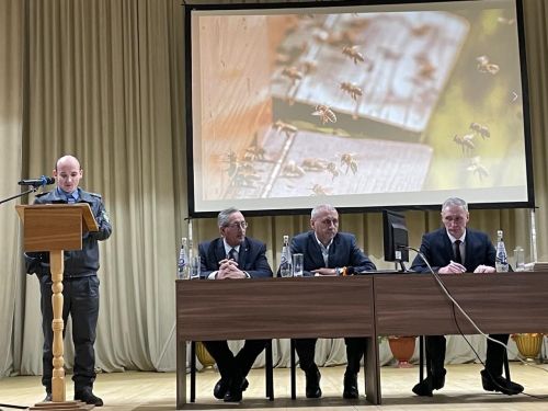 Бөрбашта умартачылар җыены узды