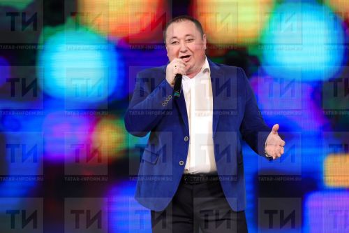 Җырчы сөенечле хәбәр белән уртаклашты