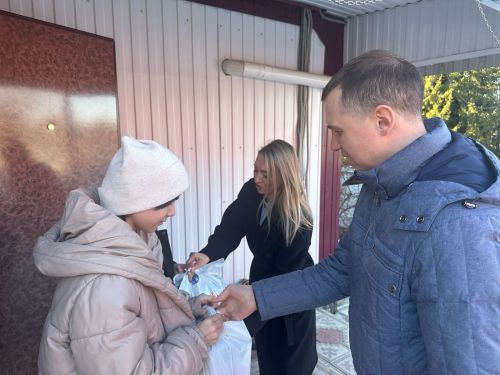 Балтачта Закировлар балаларны сөендерә