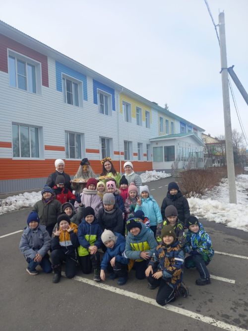 Нәүрүзне без зурлыйк, гөрләвекләр челтерәвенә кушылып җырлыйк