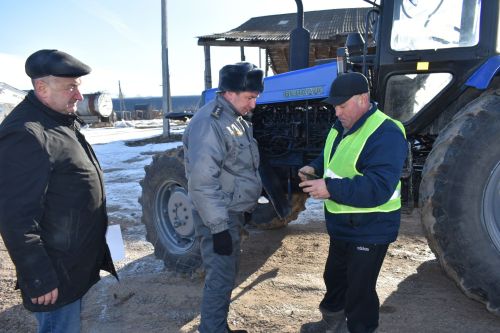 «Сорнай»ның Балтач паркындагы тракторлары техник күзәтү узды