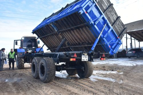 «Сорнай»ның Балтач паркындагы тракторлары техник күзәтү узды