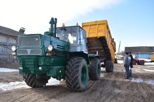 «Сорнай»ның Балтач паркындагы тракторлары техник күзәтү узды