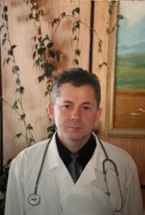 «Ул һәрчак ярдәмгә килергә әзер, риясыз һәм яхшы күңелле табиб иде, урыны оҗмахта булсын!»