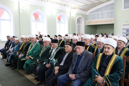 Аллаһ безне көн дә сыный
