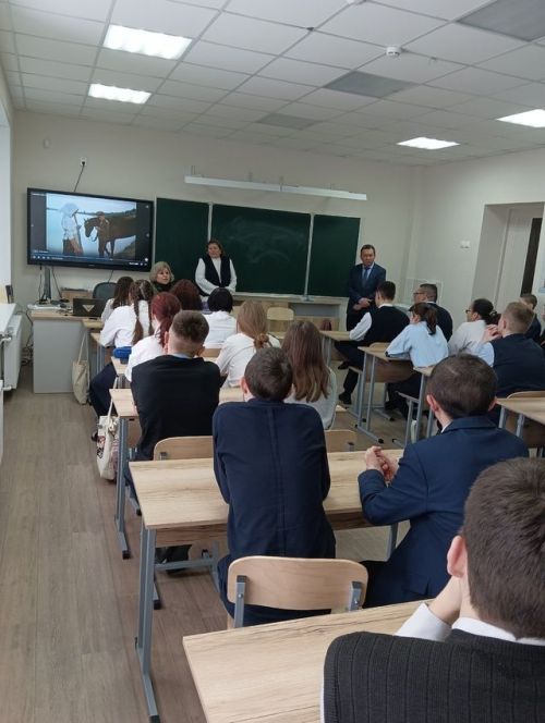 Даниил Закировның әнисе фронттан отпускка кайткан