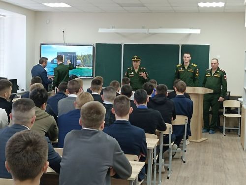 Донецк югары гаскәр команда училищесы вәкилләре - Балтачта кунакта
