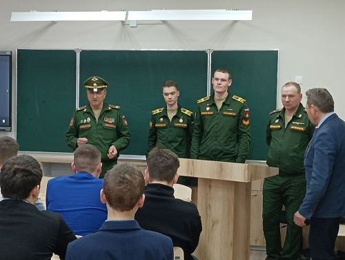Донецк югары гаскәр команда училищесы вәкилләре - Балтачта кунакта