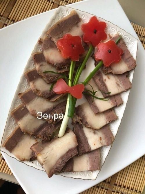 Ат итеннән бик тәмле буженина ясау ысулы