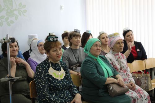 Карадуган гимназиясе Каюм Насыйри исемендәге конференциядә гаять тә зур хәзерлек күрсәтте