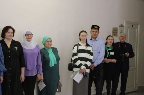 Карадуган гимназиясе Каюм Насыйри исемендәге конференциядә гаять тә зур хәзерлек күрсәтте