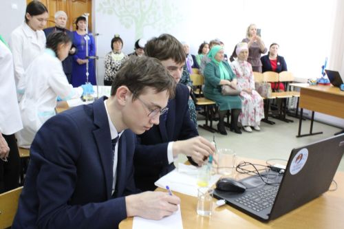 Карадуган гимназиясе Каюм Насыйри исемендәге конференциядә гаять тә зур хәзерлек күрсәтте