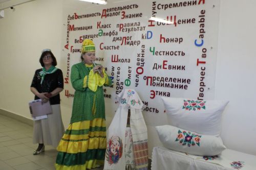 Карадуган гимназиясе Каюм Насыйри исемендәге конференциядә гаять тә зур хәзерлек күрсәтте