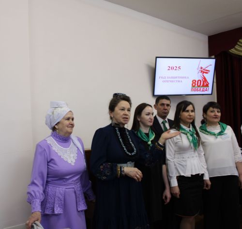 Карадуган гимназиясе Каюм Насыйри исемендәге конференциядә гаять тә зур хәзерлек күрсәтте