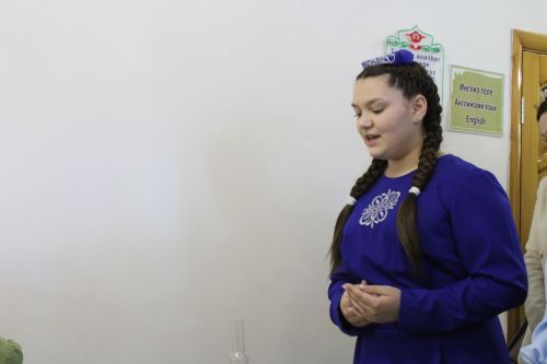 Карадуган гимназиясе Каюм Насыйри исемендәге конференциядә гаять тә зур хәзерлек күрсәтте
