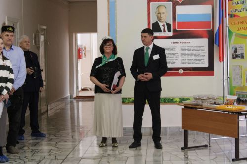 Карадуган гимназиясе Каюм Насыйри исемендәге конференциядә гаять тә зур хәзерлек күрсәтте