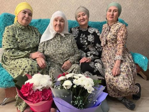 Саимә Җиһаншина үзенең 90 яшьлек юбилеен билгеләп үтте
