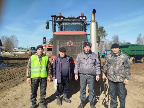 «Сосна» җәмгыятендә 38 трактор һәм 27 арба техник күзәтү үтте