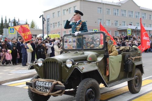 Балтач бистәсендә Бөек Җиңүнең 80 еллыгы уңаеннан оештырылган Җиңү бәйрәме митингыннан фоторепортаж-1 (бик күп фото)