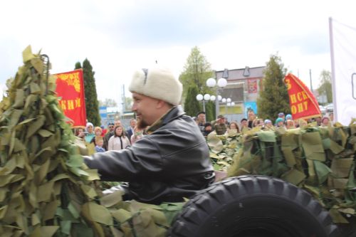 Балтач бистәсендә Бөек Җиңүнең 80 еллыгы уңаеннан оештырылган Җиңү бәйрәме митингыннан фоторепортаж-1 (бик күп фото)