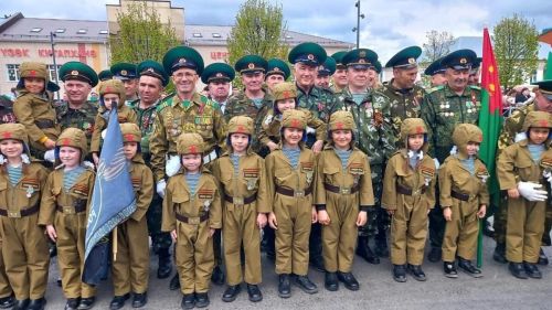 Балтачта узган Җиңү парадында хәттә бакча балалары да  идарә итте