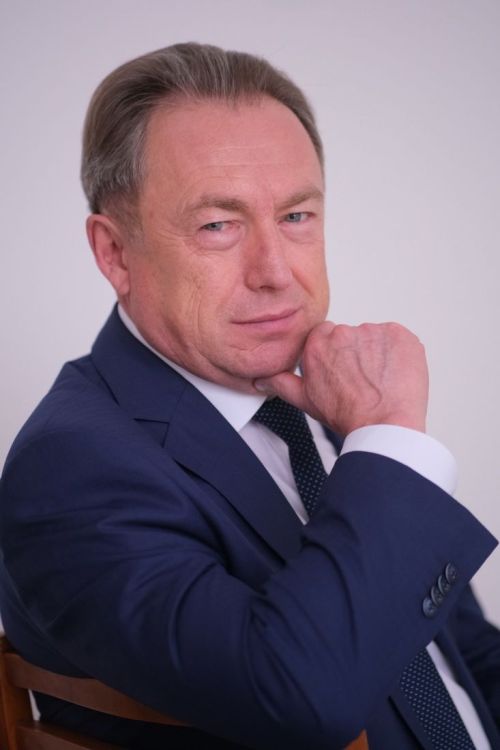 Вылӥ званиен данъязы