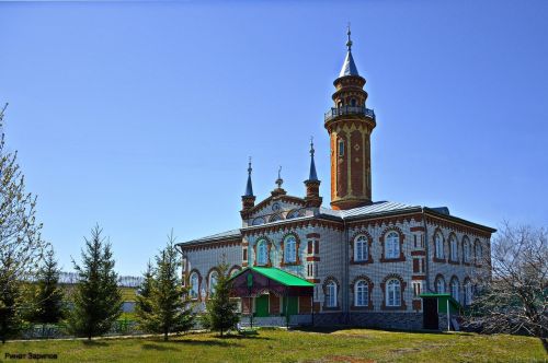 Кунырда мөгаллимәләрне хөрмәтләгәннәр