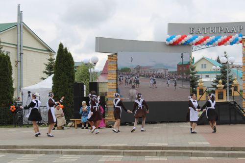 Балтач бистәсендә Бөек Җиңүнең 80 еллыгы уңаеннан оештырылган Җиңү бәйрәме митингыннан фоторепортаж-1 (бик күп фото)
