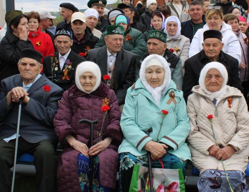 Балтач бистәсендә Бөек Җиңүнең 80 еллыгы уңаеннан оештырылган Җиңү бәйрәме митингыннан фоторепортаж-1 (бик күп фото)