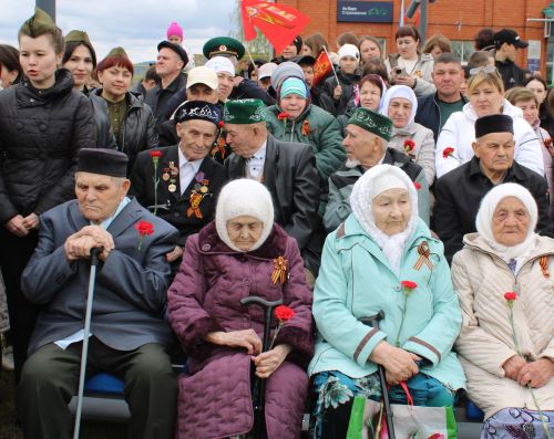 Балтач бистәсендә Бөек Җиңүнең 80 еллыгы уңаеннан оештырылган Җиңү бәйрәме митингыннан фоторепортаж-1 (бик күп фото)