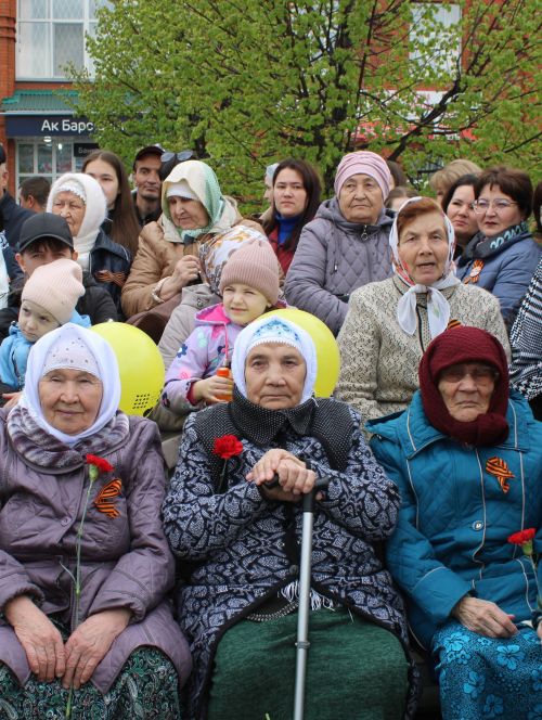 Балтач бистәсендә Бөек Җиңүнең 80 еллыгы уңаеннан оештырылган Җиңү бәйрәме митингыннан фоторепортаж-1 (бик күп фото)