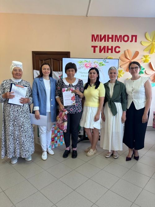 «Факел» клубында мөмкинлекләре чикле кешеләр арасында «Чәчәкләрем-гөлләрем»  кул эшләре бәйгесенә йомгак ясалды