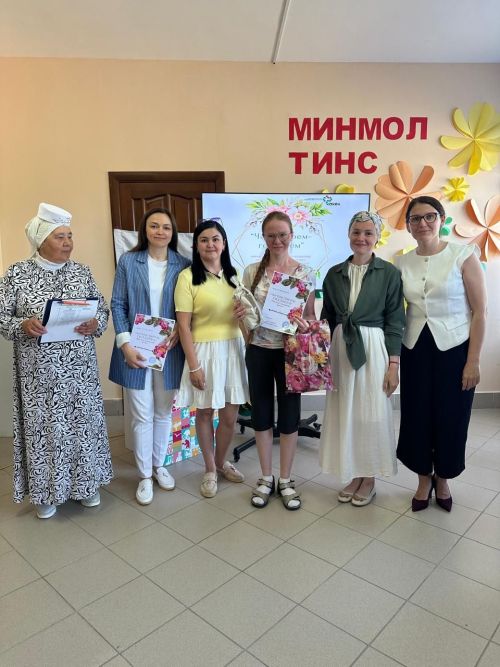 «Факел» клубында мөмкинлекләре чикле кешеләр арасында «Чәчәкләрем-гөлләрем»  кул эшләре бәйгесенә йомгак ясалды