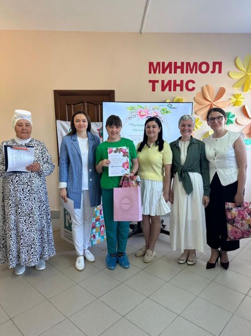 «Факел» клубында мөмкинлекләре чикле кешеләр арасында «Чәчәкләрем-гөлләрем»  кул эшләре бәйгесенә йомгак ясалды