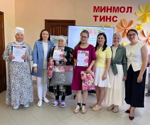 «Факел» клубында мөмкинлекләре чикле кешеләр арасында «Чәчәкләрем-гөлләрем»  кул эшләре бәйгесенә йомгак ясалды