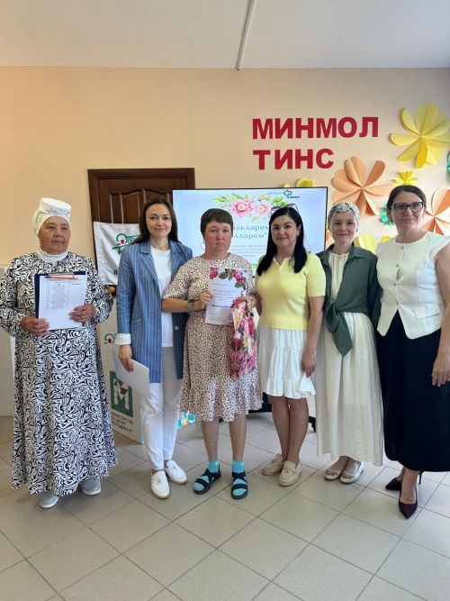 «Факел» клубында мөмкинлекләре чикле кешеләр арасында «Чәчәкләрем-гөлләрем»  кул эшләре бәйгесенә йомгак ясалды
