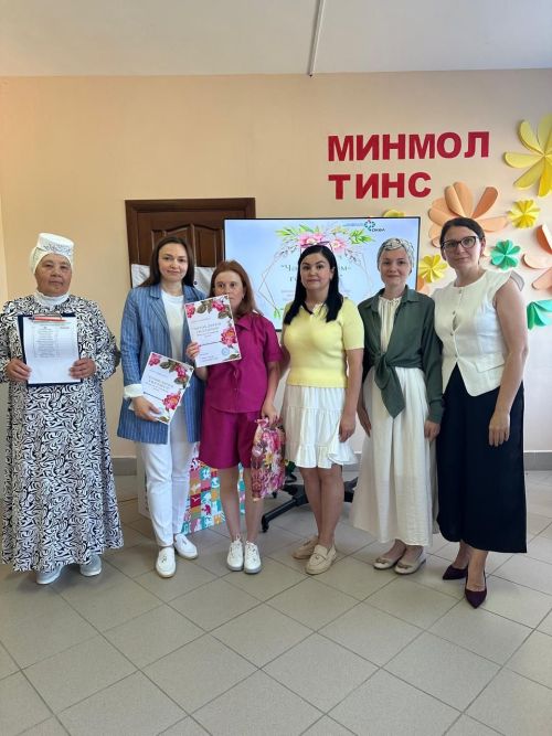«Факел» клубында мөмкинлекләре чикле кешеләр арасында «Чәчәкләрем-гөлләрем»  кул эшләре бәйгесенә йомгак ясалды