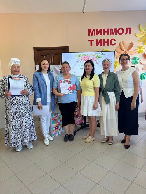 «Факел» клубында мөмкинлекләре чикле кешеләр арасында «Чәчәкләрем-гөлләрем»  кул эшләре бәйгесенә йомгак ясалды