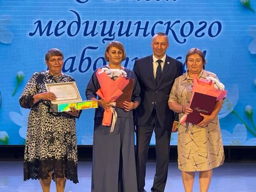Балтачта медицина хезмәткәрләре бүген бәйрәм итә