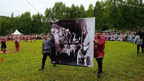 «Гырон-быдтон» гөрләде (+фотолар)