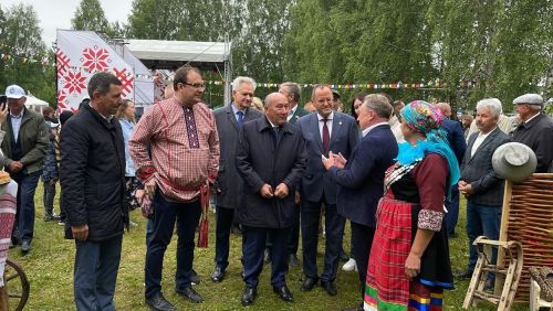 «Гырон-быдтон» гөрләде (+фотолар)