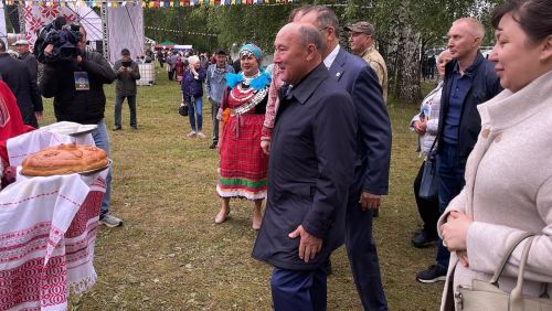 «Гырон-быдтон» гөрләде (+фотолар)