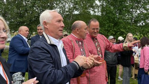«Гырон-быдтон» гөрләде (+фотолар)