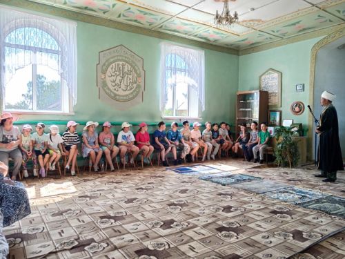 Көшкәтбаш мәчетендә Түнтәр мәктәбендә оешкан лагерь балалары кунакта булган