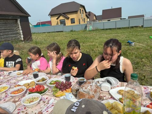 Балтач бистәсенең Михаил Девятаев урамының өске урман ягы күршеләре  Урам бәйрәме уздырды